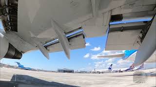 Awsome B747-400ERF flap cycle close up