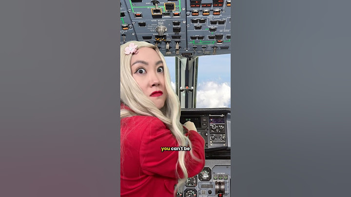 He thinks females can’t be pilots 😤