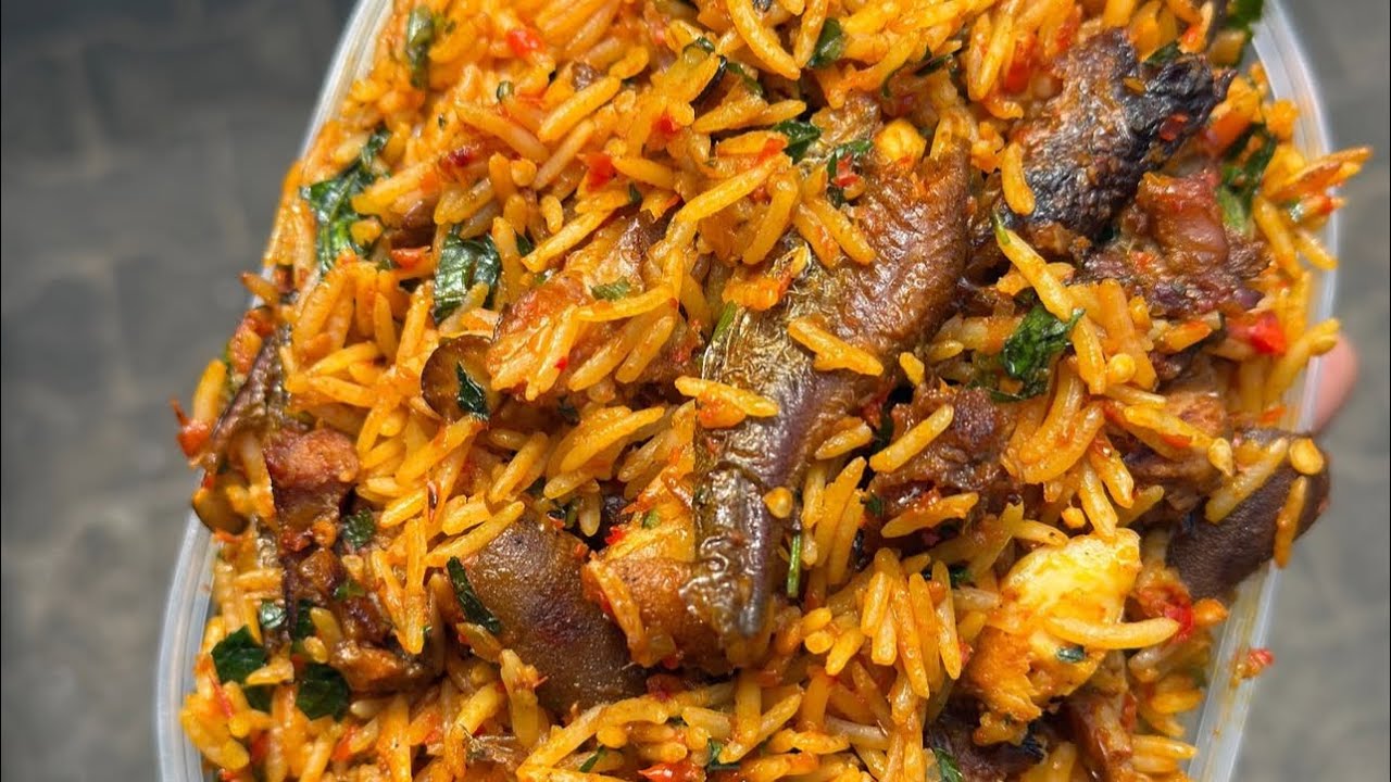How to make the best Nigerian native rice /palm oil rice - YouTube