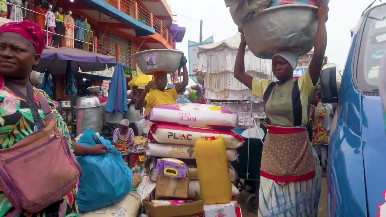TRADING IN AFRICA STREET MARKET GHANA ACCRA MAKOLA