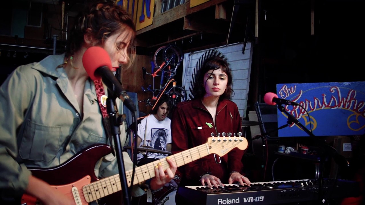 girls like you The Paranoyds - Noro (Live on PressureDrop.tv)