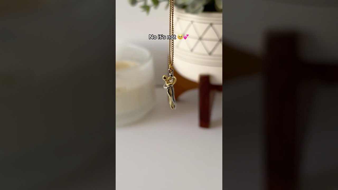 This hug jewelry necklace is just the best! 