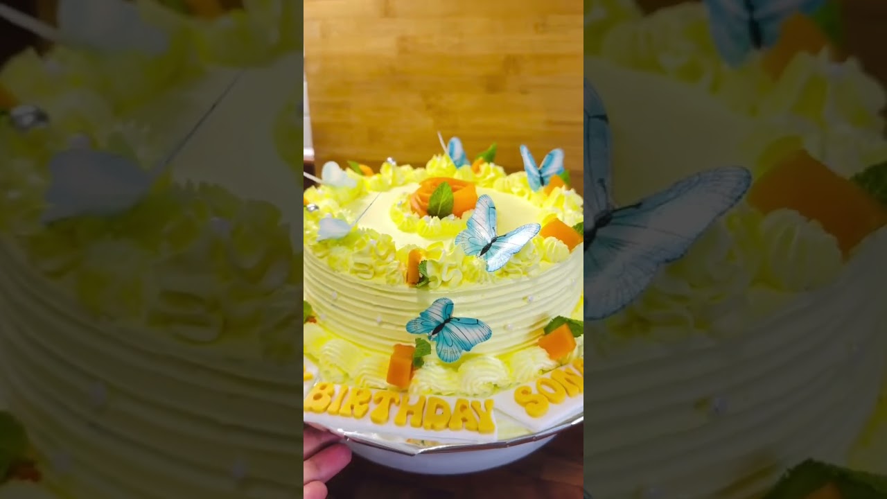 #mangocake #freshwippedcream #buttercreamcake #softvanillacake #vanillacake #food #fypシ゚viral