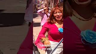 Pembe, Yunusa Çarpıyor