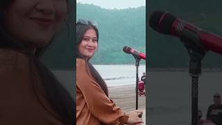 Dona Leonealwayssomewhere viral