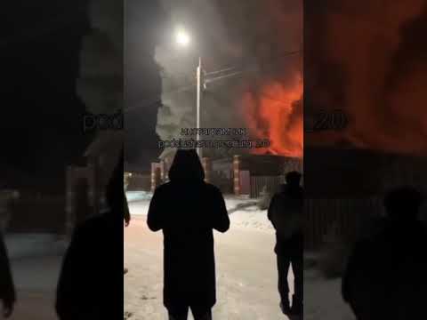 В под Оренбургом в «Экодолье» сгорели дом, гараж и авто