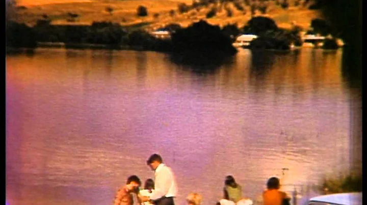 Flood scenes at Mannum, 1974