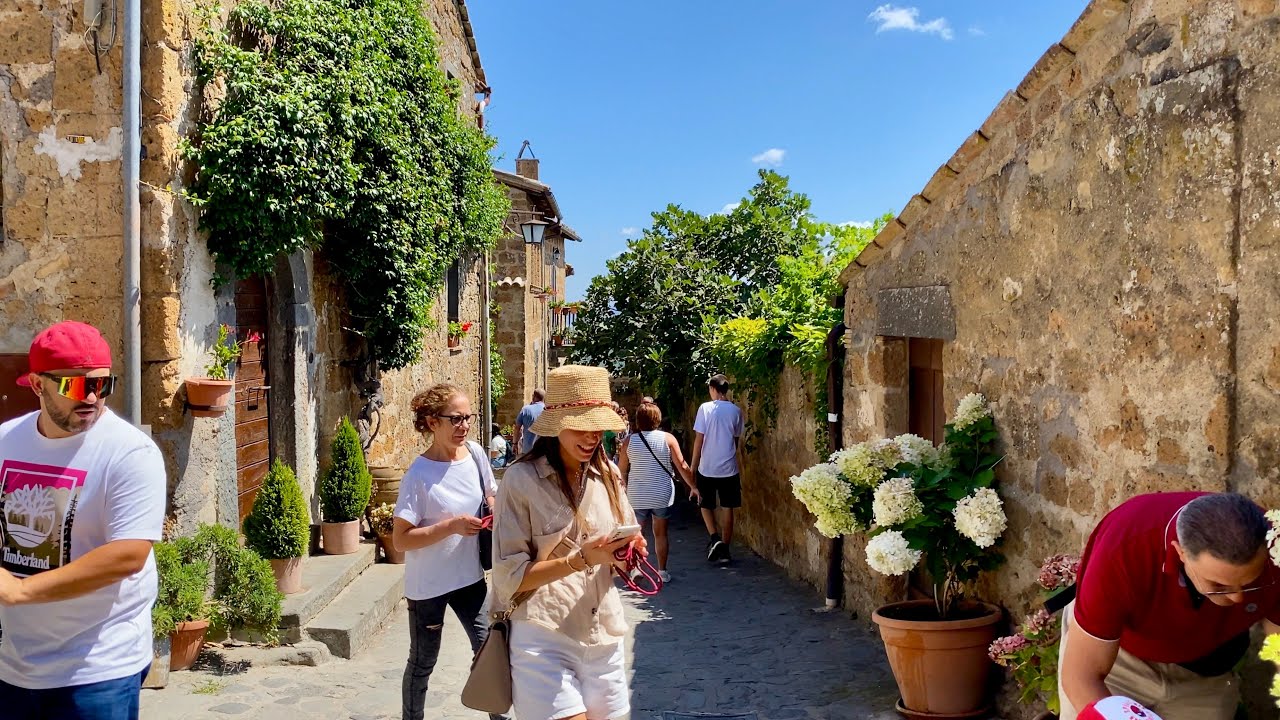 Чивита-ди-Баньореджо [4K]🇮🇹 Прогулка по Италии - таинственный умирающий город