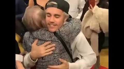 Justin Bieber treating his fans like his Everything.  #shorts #short #justinbieber #fans #love
