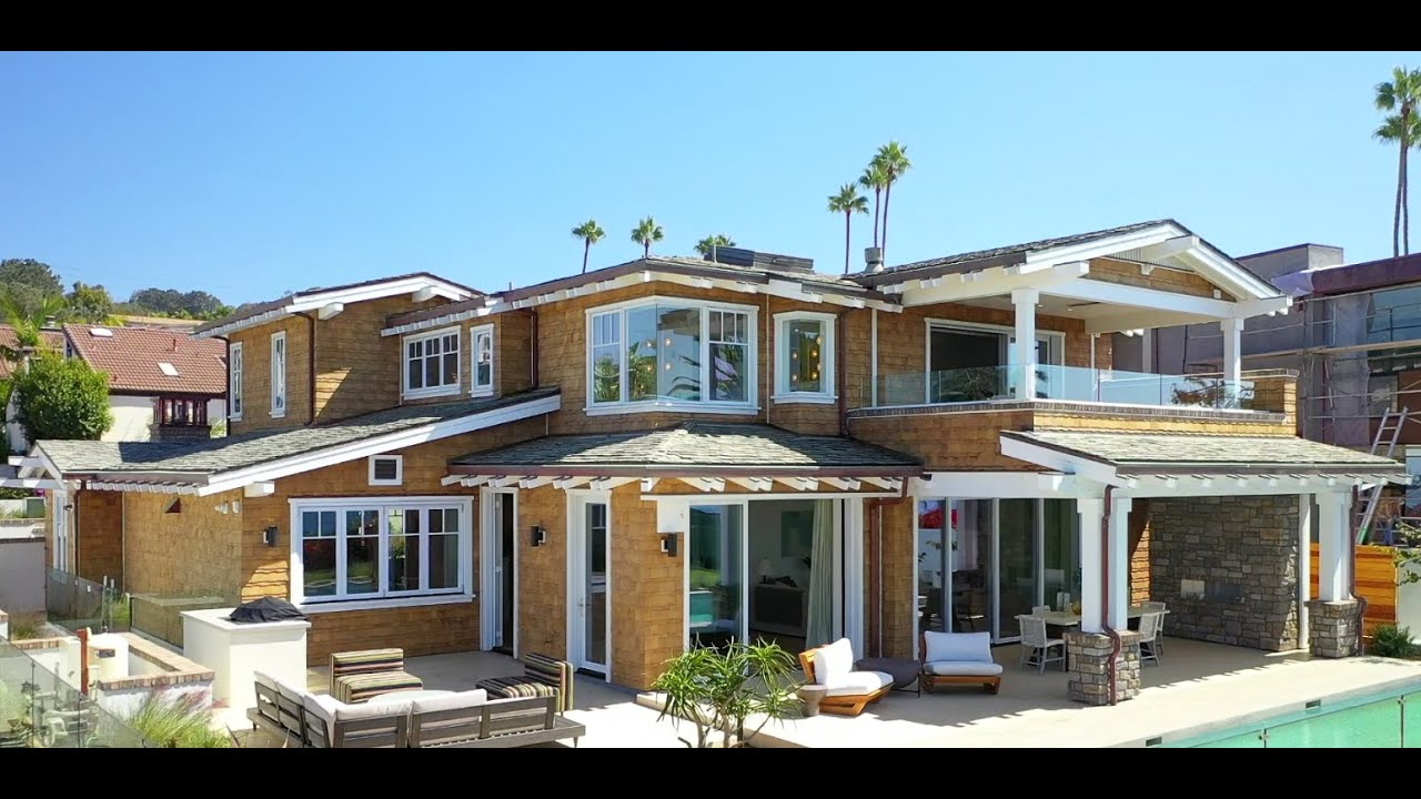 Brand new Del Mar home built by Zephyr Development offers state-of-the-art living, timeless style