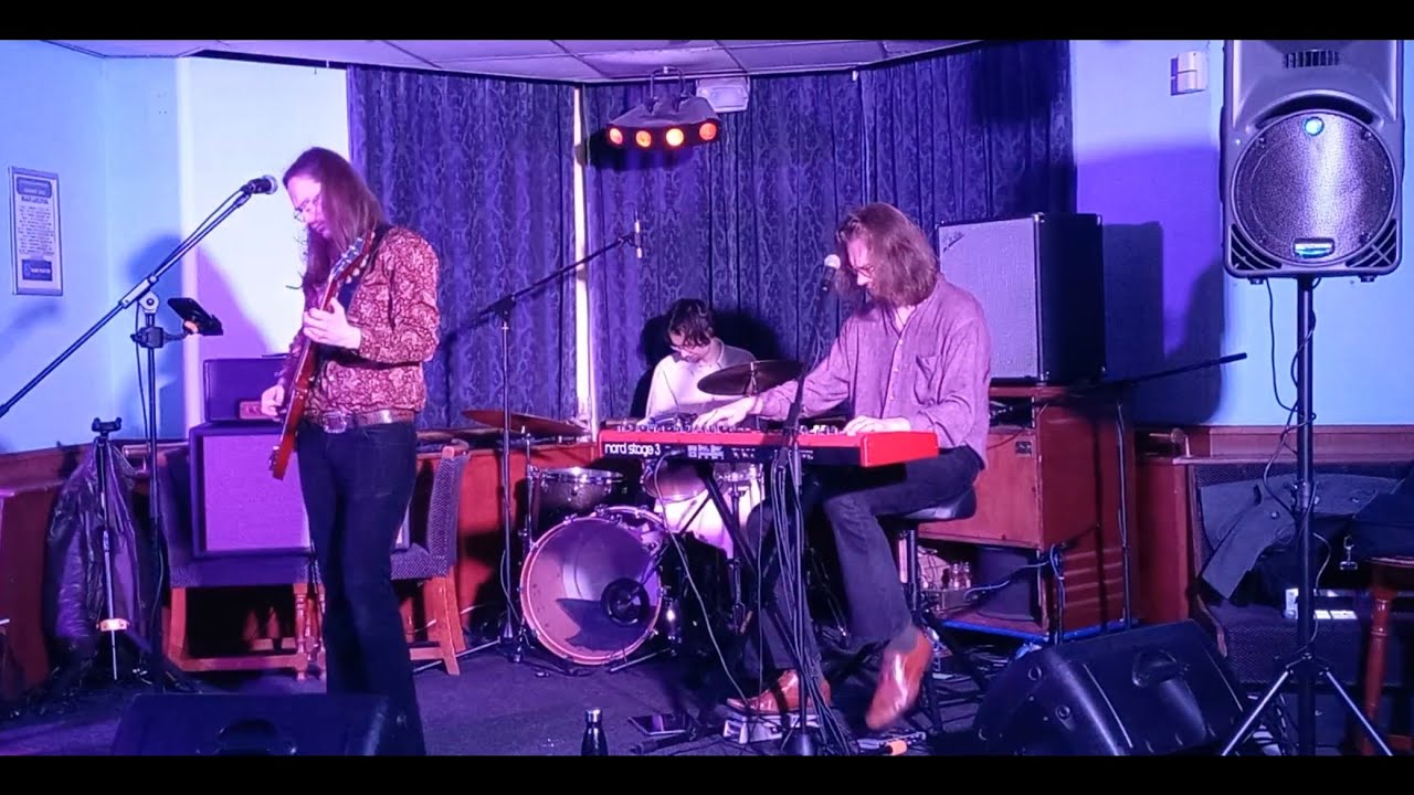 Strange Brew Tomorrow Never Knows The End Live At Ighten Leigh 08 strange-brew-tomorrow-never-knows-the-end-live-at-ighten-leigh-08