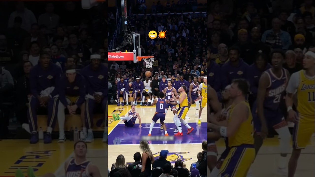 Dillon high-fives, Ayton celebrates, and Luka attacks the paint 😭🔥