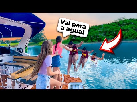 MINHAS FILHAS PERDERAM a PACIÊNCIA com a VIZINHA e EMPURRARAM ela da LANCHA