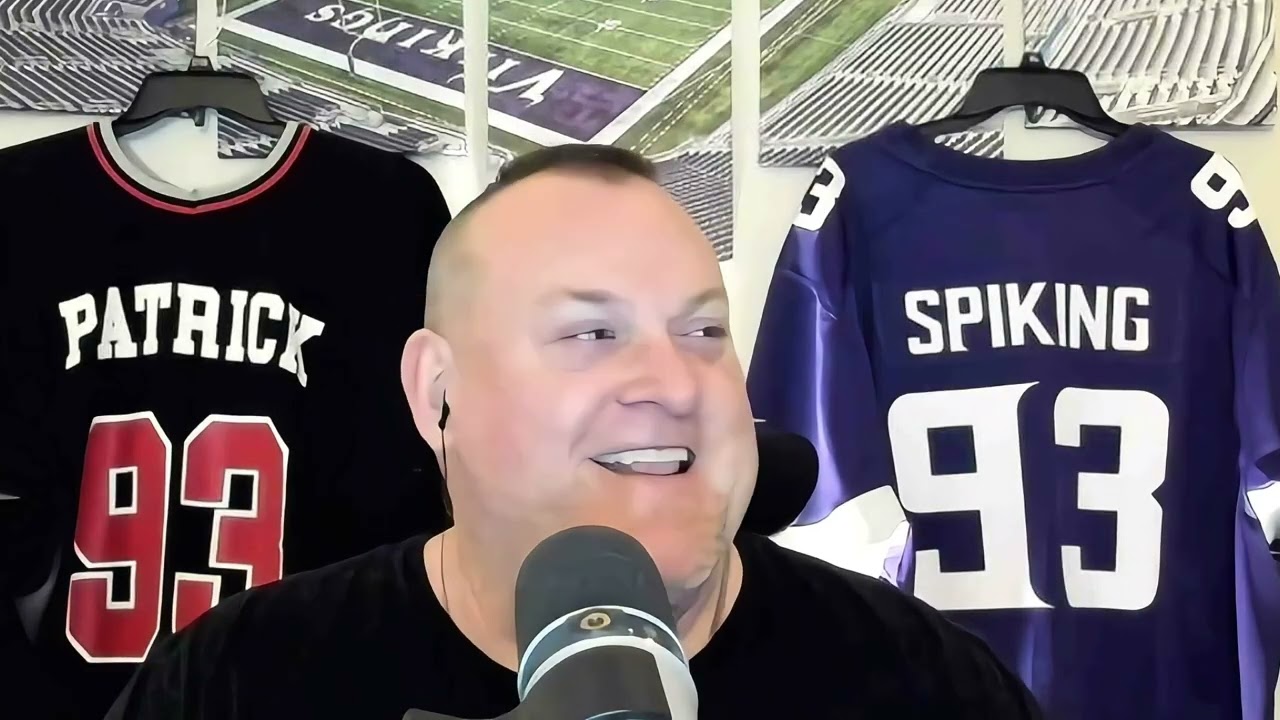 At The Bar With...Podcast - Episode 30 -Brett, Jean, Stacy, and Patrick
