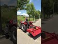 A beautiful woman is driving a Dongfanghong 1004 engine – small in size but powerful in horsepower!