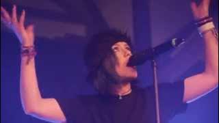 TONIGHT ALIVE PERFORM 'THE OCEAN' // DR. MARTENS UK #SFSTOUR14