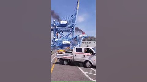 Container ship MILANO BRIDGE collision Jetty view