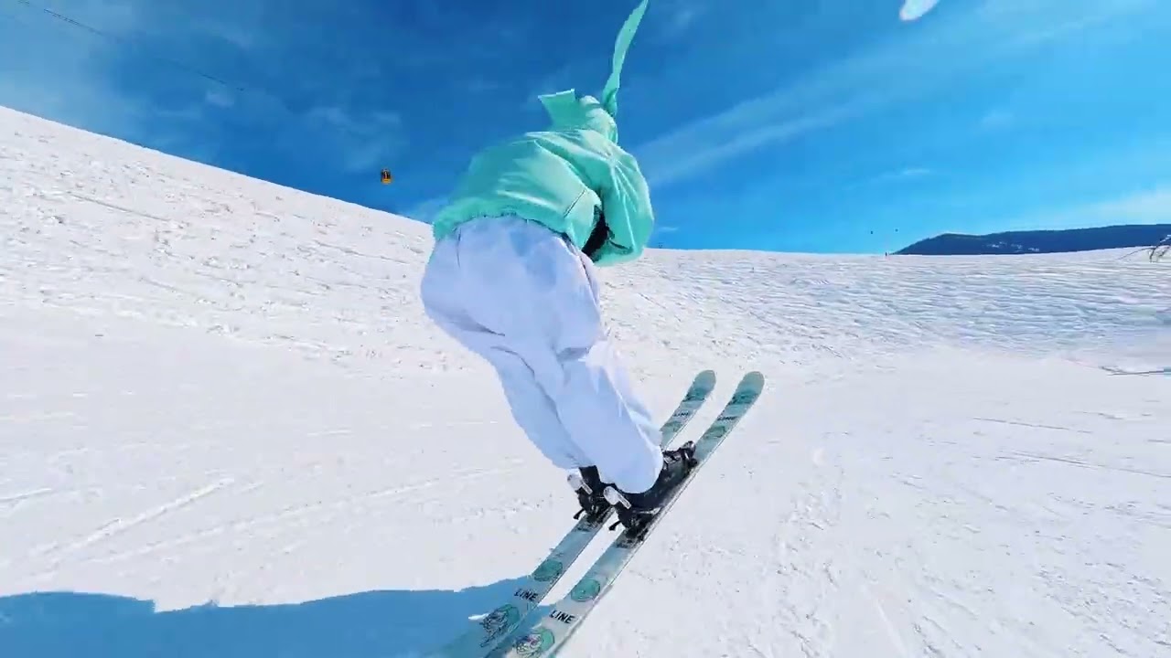 Smoke settles and clouds disperse every step is unrestrained#Free-style skater#The winter