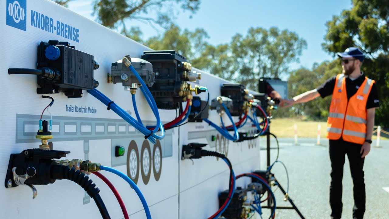 Electronic vs Pneumatic Braking - Knorr-Bremse TRM and TEBS Demo