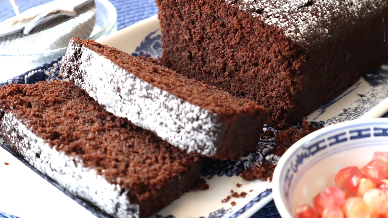 BIZCOCHO de CHOCOLATE y REMOLACHA: El Secreto para una Humedad Extrema 🍰✨