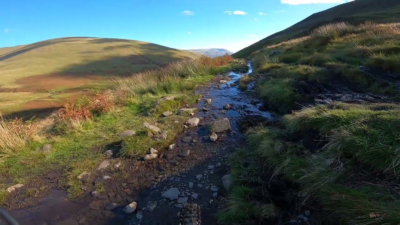 Traversing Lonscale fell - Amflow