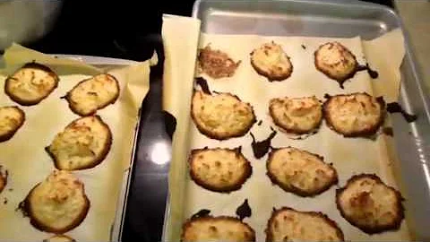 Whole Foods Diet:  Vegan Coconut Macaroons 3