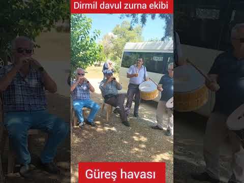 Dirmil davul zurna ekibi eşliğinde güreş havası