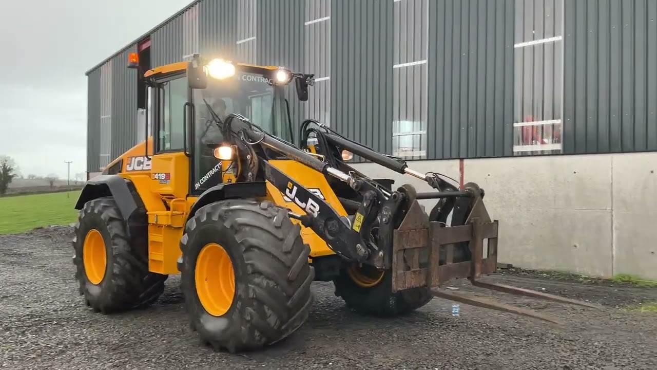 Lot 3 JCB 419s Shovel