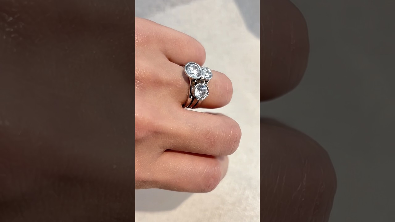 SOLITAIRE ROUND BEZEL SET DIAMOND ENGAGEMENT RING 18K GOLD💎✨ 