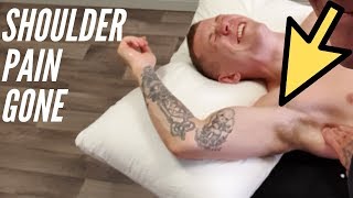 DEEP TISSUE MASSAGE ON SHOULDER