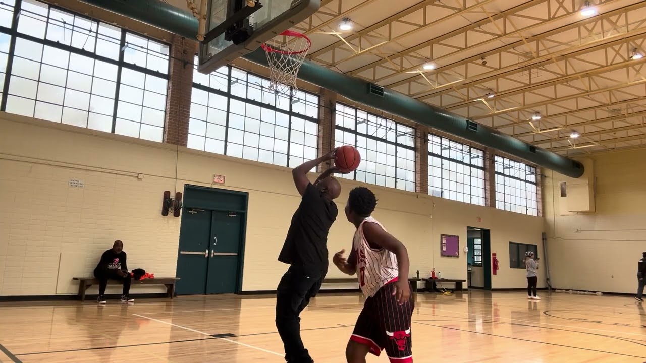 Basketball Papa vs Papi on the hardwood @dreostylz 