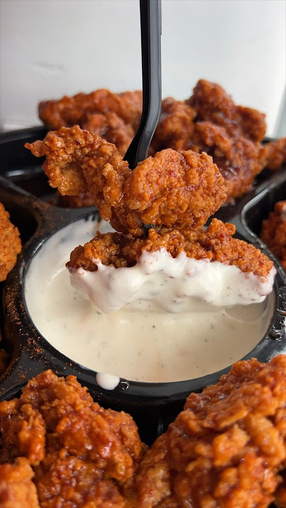 The BONELESS FRIED CHICKEN WING PLATTER from Blue Ribbon Fried Chicken in NYC! 🍗🔥🤤 #DEVOURPOWER