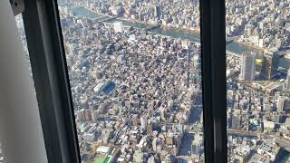 Video from inside Tokyo Skytree with a nice view of Fujisan.  12-2019