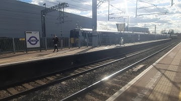 Heathrow Express Class 387 Passing West Ealing At High-Speed #heathrow #rail #greatwesternrailway