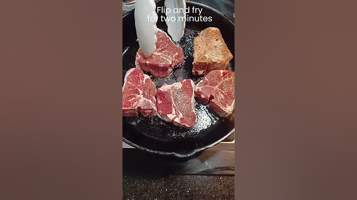 Pan-fried lamb chops, crispy on the outside and tender on the inside, tender and juicy