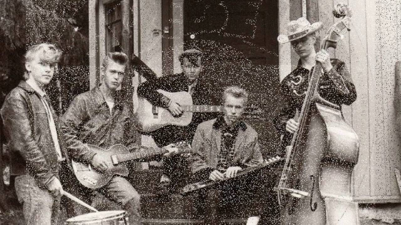 MYSTERY TRAIN - Play Me