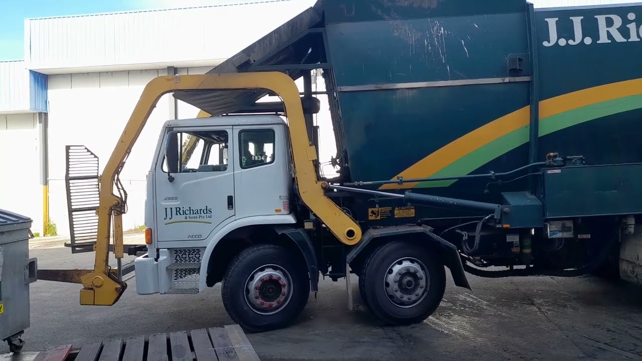 jj-richards-front-loader-at-work-v2-youtube