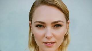 AnnaSophia Robb | Biography | Plus Size Model | Curvy Instagram Stars | Fashion Celebrity Wiki