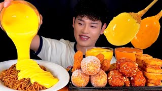 ASMR 치즈폭탄 짜파게티와 설탕핫도그 양념닭다리 새우스틱 먹방Cheese Black Bean Noodles With Corn Dog Sweet Chicken Leg MuKBang screenshot 4