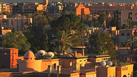 Babouche Marocaine artisant marocain sandale sac en cuir maroquinerie marrakech