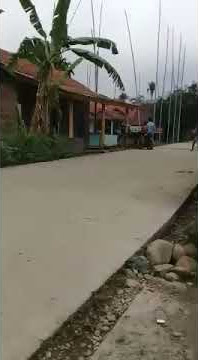 Video Lucu - anak kecil jatuh dari motor - Ngakak abis.