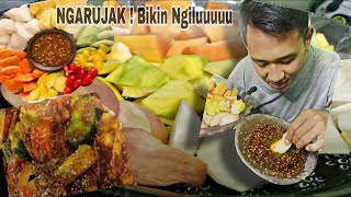 Sampe Keringetan ?? Mukbang Rujak Buah Pedas Asem Mangga Mudanya Ngga Nahan