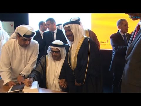 البحرين جمال سند السويدي يدشن كتابه السراب