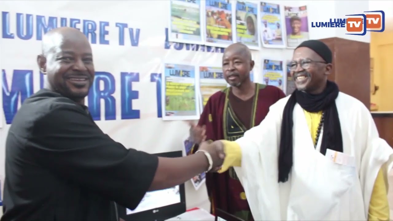 Urgent l'artiste interplanétaire Seydou chée a tenu une rupture collective.