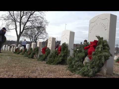 10Tailgate: Wreaths across America