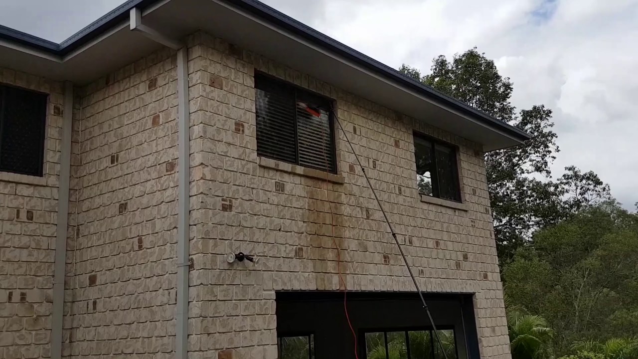 Brisbane Window Cleaning Demonstration