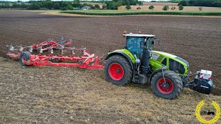 Pflügen mit einem Claas Axion 930 mit einem Kuhn 8 Schar Wendepflug auf der Insel Rügen