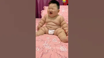 بيبي يضحك مضحك 