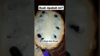 Ini Buah Srikaya Atau Buah Sirsak 🤔 #shorts #srikaya #sirsak #buahsegar #makanbuah