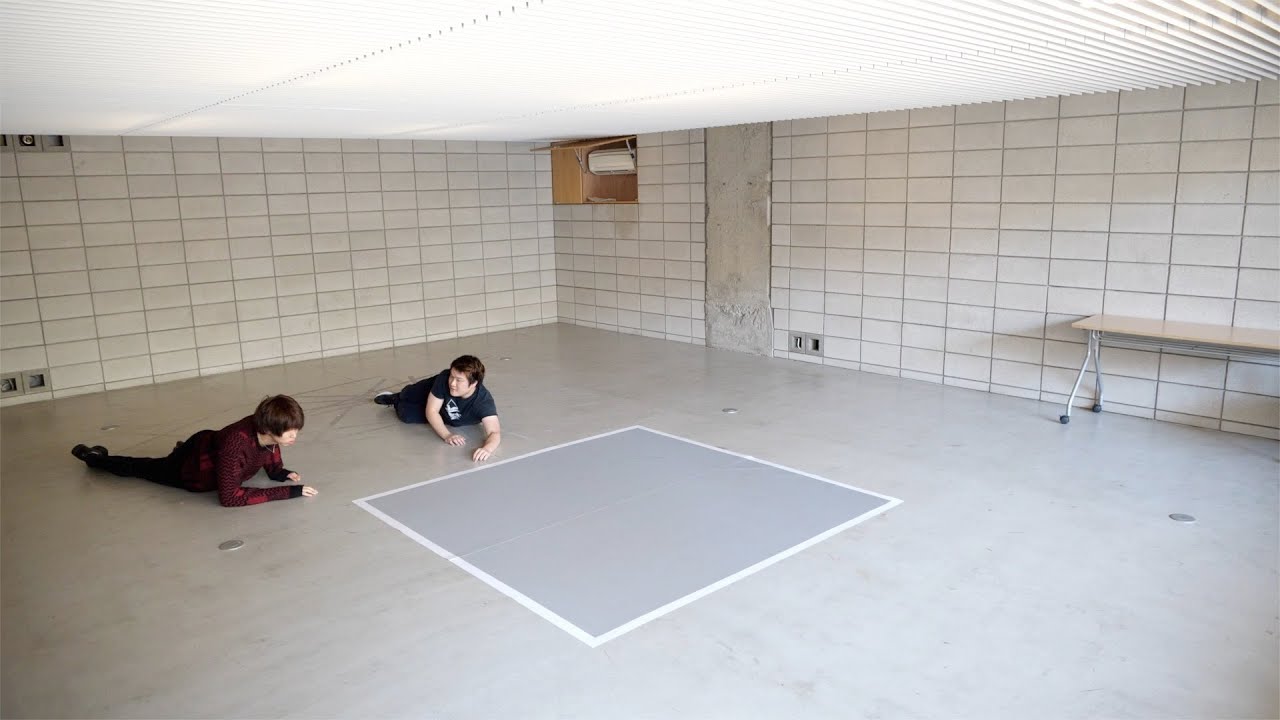 謎の部屋に閉じ込められました おや 真ん中になにかあるぞ Youtube